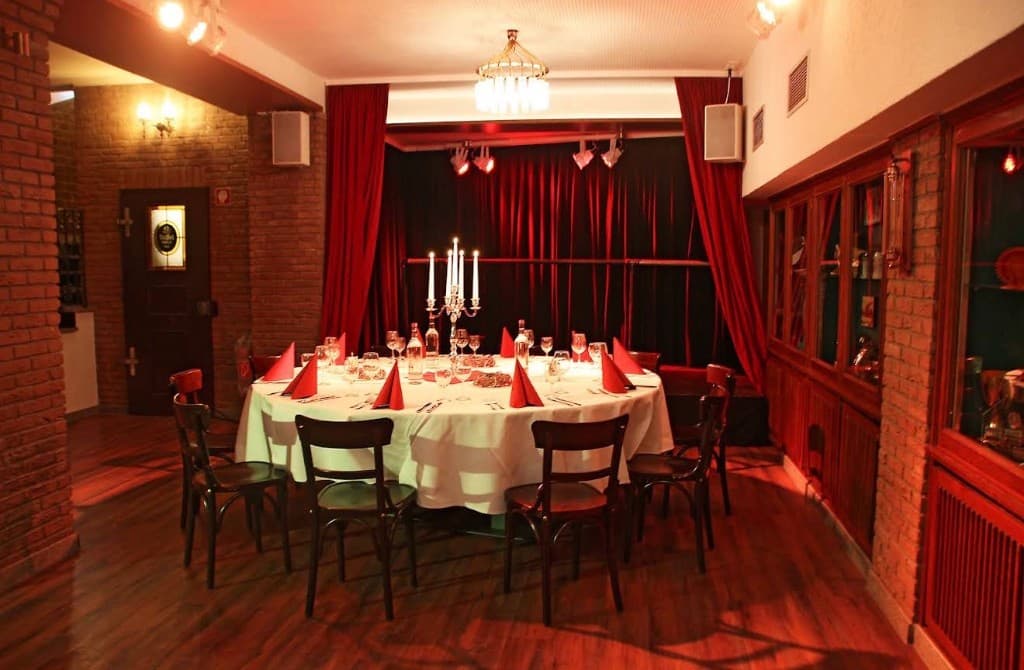 Festlich gedeckter Eventraum im Gasthaus Zum Jan