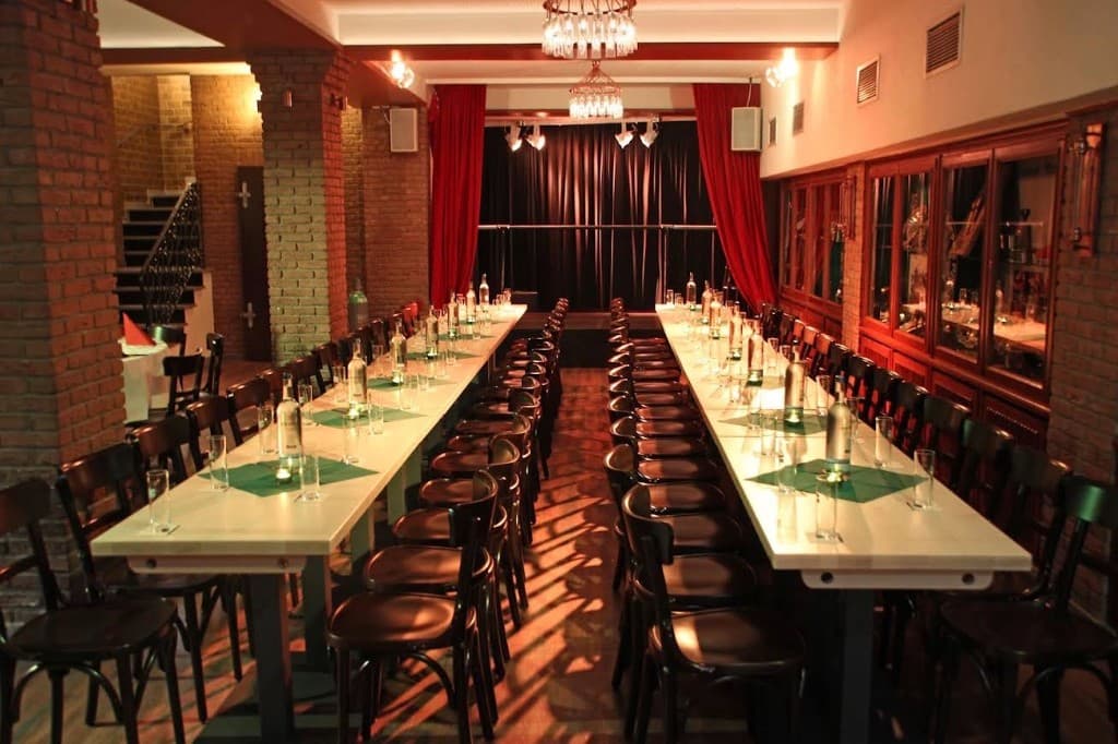 Festlich gedeckte Tafel im Gasthaus Zum Jan