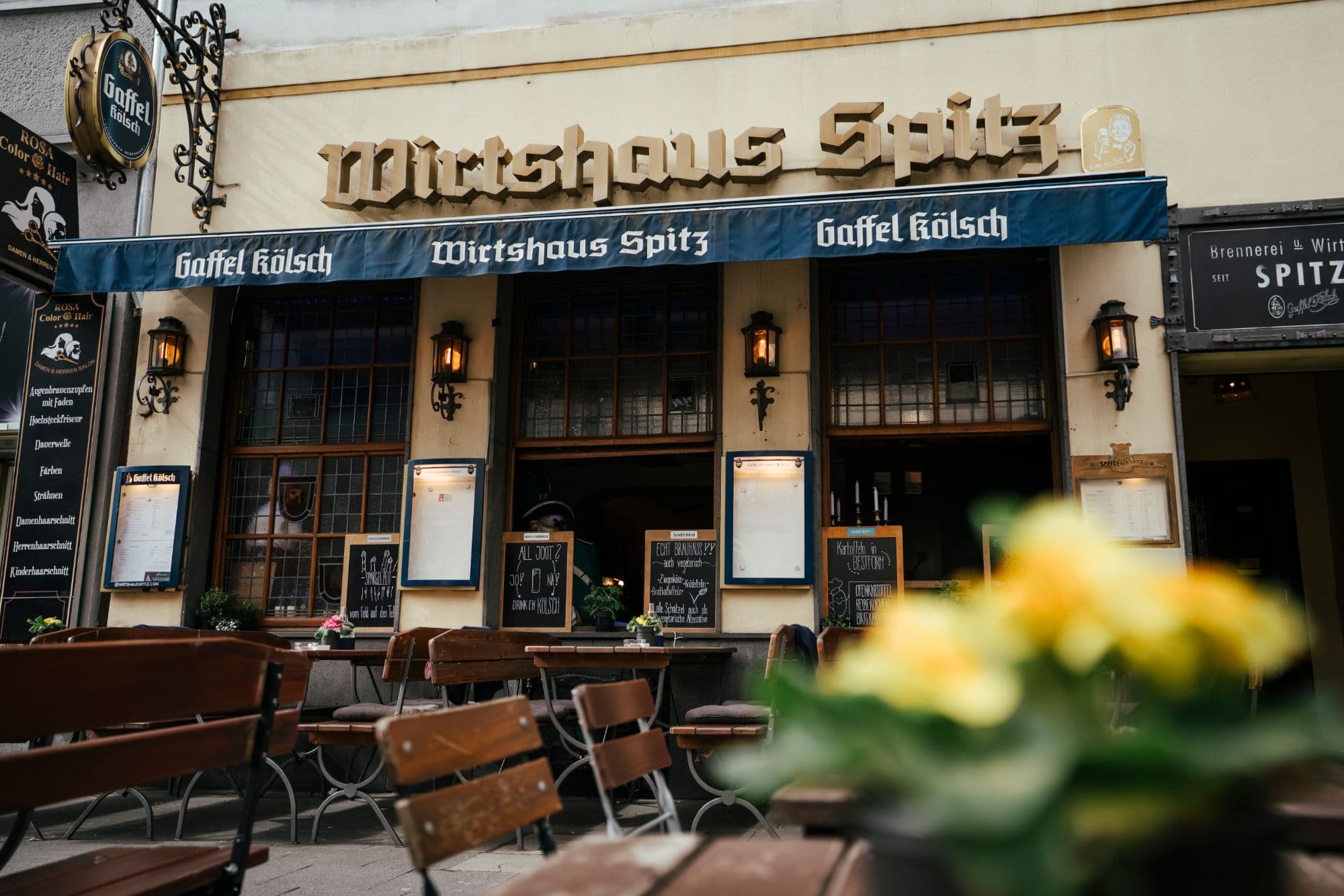 Wirtshaus Spitz – Außenansicht auf der Neusser Straße